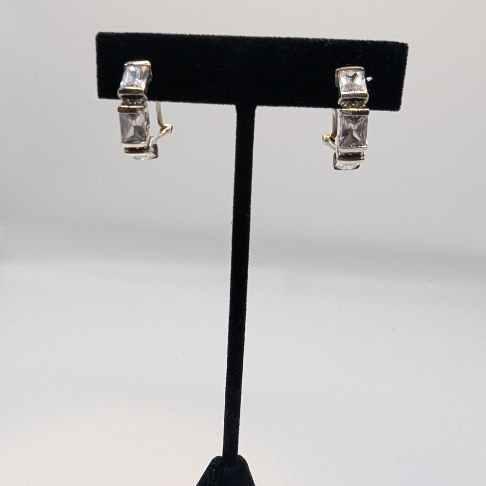 Clip-On earring Silpada C1956 Retired Silpada Sterling Silver Zirconia Clip Earr